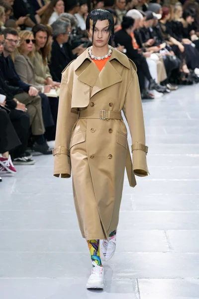 Look 1